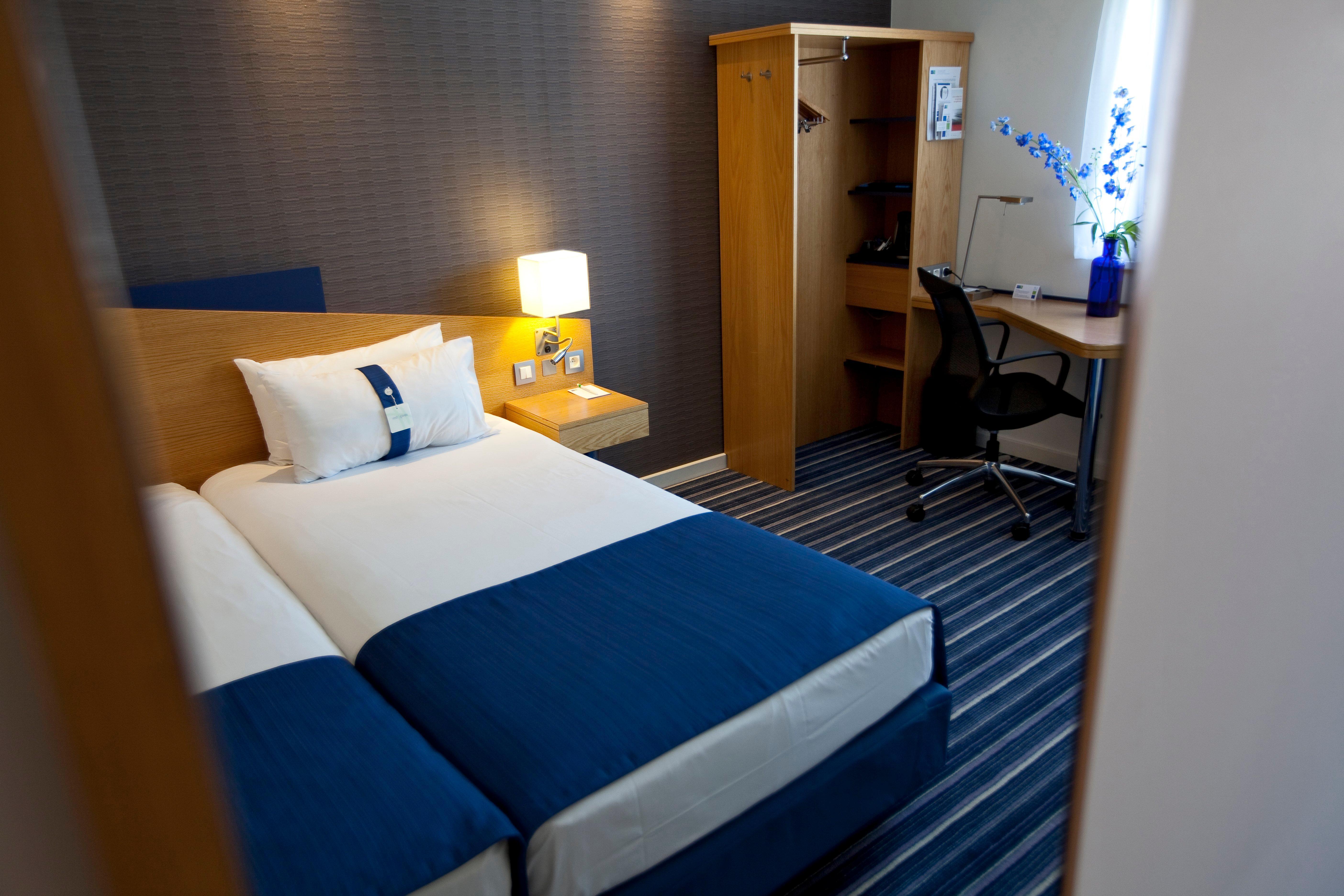 Holiday Inn Express Mechelen City Centre By Ihg Екстериор снимка