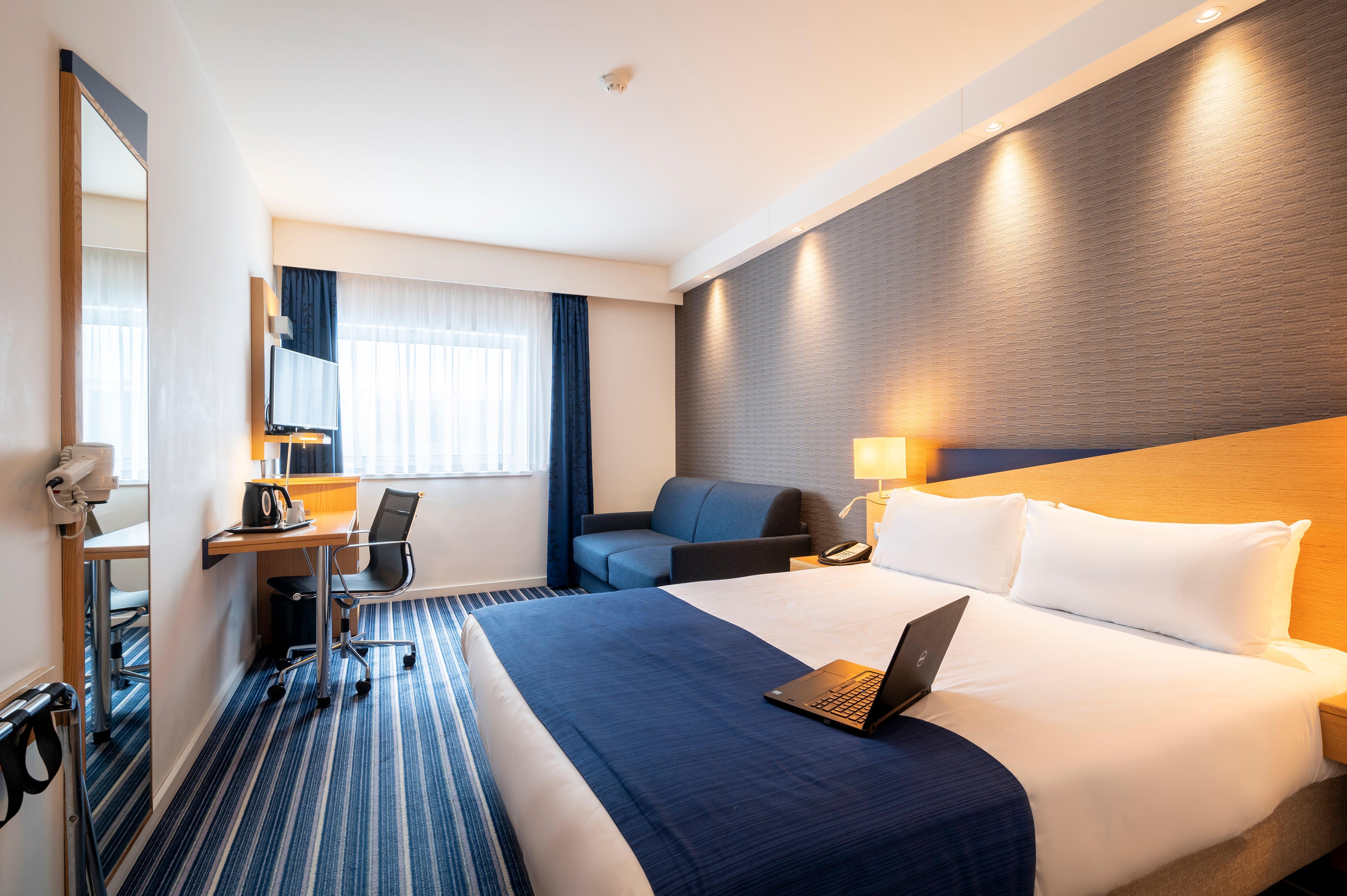 Holiday Inn Express Mechelen City Centre By Ihg Екстериор снимка