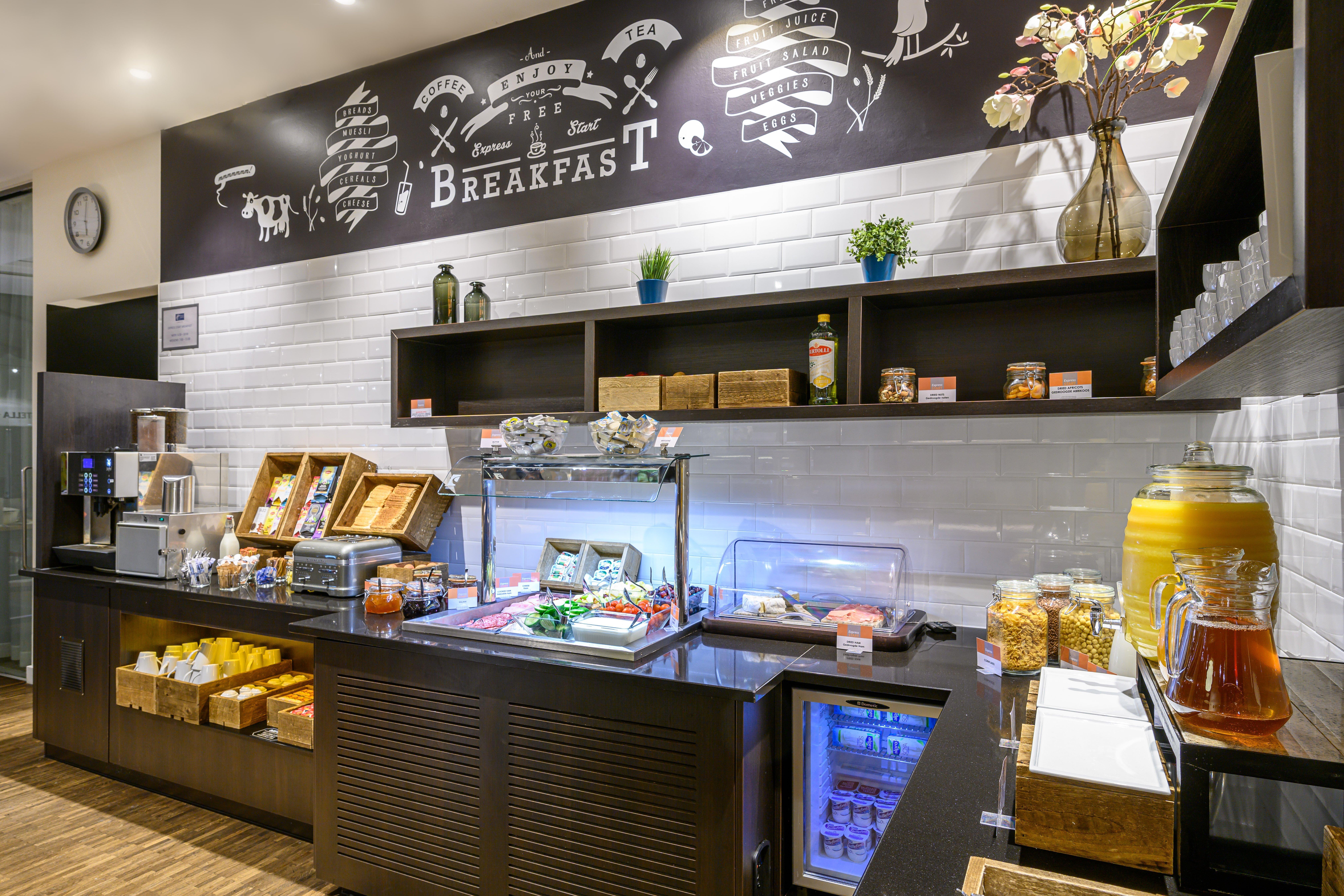 Holiday Inn Express Mechelen City Centre By Ihg Екстериор снимка